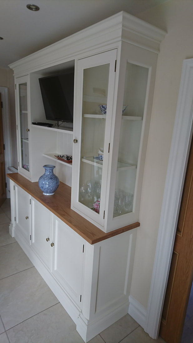 dresser and the curved glass unit london